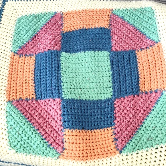 Vintage Crochet Throw - Picture 4 of 5